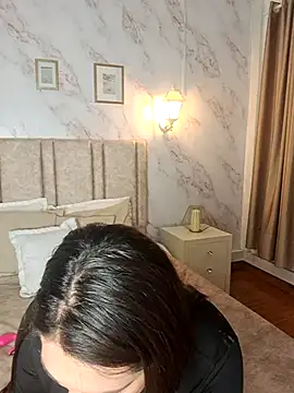 Snapshot of Paula_And chatting on March 7, 2026, 11:27 am Paula And online show from March 7, 2026, 11:27 am