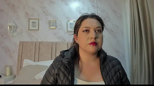 Snapshot of Paula_And chatting on February 9, 2026, 11:30 am Paula And online show from February 9, 2026, 11:30 am