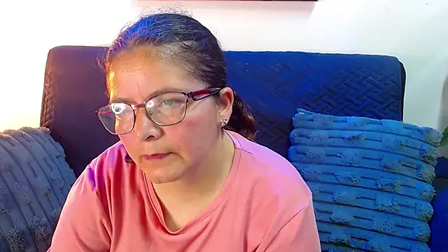 Snapshot of Linda_banks_ chatting on June 3, 2026, 1:28 am Linda banks online show from June 3, 2026, 1:28 am