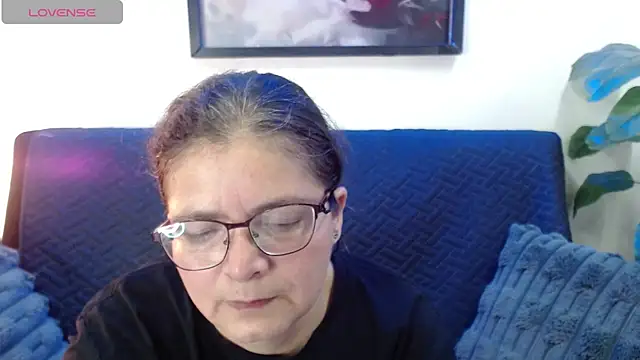 Snapshot of Linda_banks_ chatting on October 11, 2025, 2:45 am Linda banks online show from October 11, 2025, 2:45 am