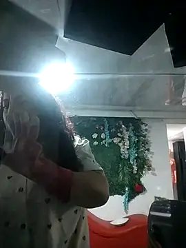 sophimyllers online show from April 22, 2026, 11:11 pm