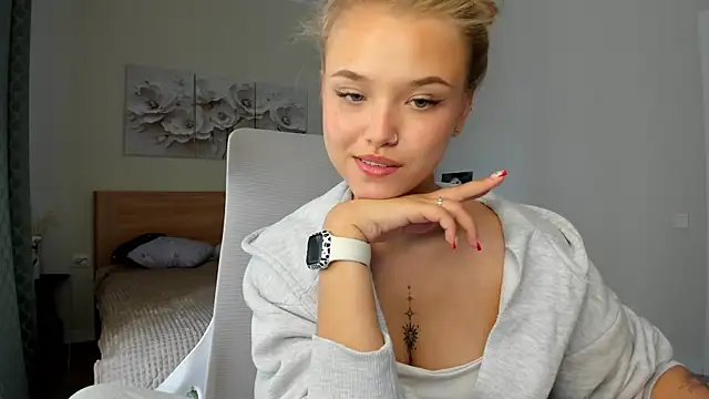 Snapshot of flooora_0 chatting on July 22, 2026, 1:40 am flooora 0 online show from July 22, 2026, 1:40 am