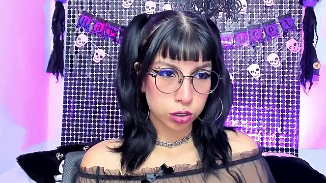 Rose 72 online show from October 14, 2025, 7:58 pm