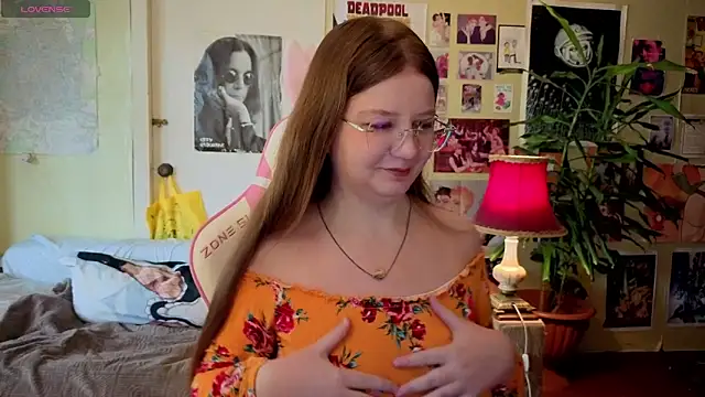 Snapshot of Sienna-Cow chatting on September 21, 2025, 10:31 am Sienna-Cow online show from September 21, 2025, 10:31 am