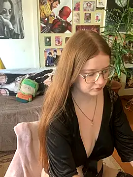 Snapshot of Sienna-Cow chatting on September 10, 2025, 10:36 am Sienna-Cow online show from September 10, 2025, 10:36 am