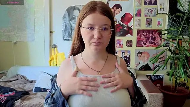 Snapshot of Sienna-Cow chatting on September 16, 2025, 10:38 am Sienna-Cow online show from September 16, 2025, 10:38 am