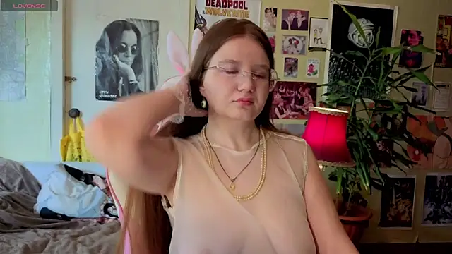 Snapshot of Sienna-Cow chatting on September 19, 2025, 10:41 am Sienna-Cow online show from September 19, 2025, 10:41 am