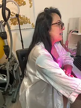 Snapshot of hotadhara01 chatting on October 18, 2025, 1:24 pm hotadhara01 online show from October 18, 2025, 1:24 pm