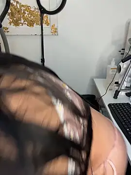 Snapshot of hotadhara01 chatting on November 16, 2025, 4:12 pm hotadhara01 online show from November 16, 2025, 4:12 pm