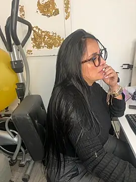 Snapshot of hotadhara01 chatting on October 30, 2025, 2:32 am hotadhara01 online show from October 30, 2025, 2:32 am