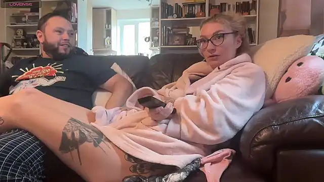 Snapshot of harleyblair chatting on October 23, 2025, 1:32 pm harleyblair online show from October 23, 2025, 1:32 pm