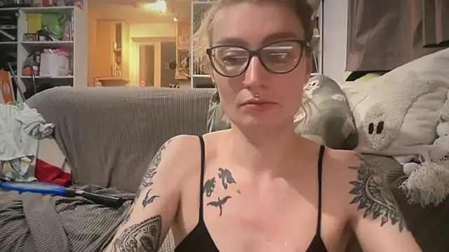 harleyblair online show from May 10, 2026, 8:44 pm