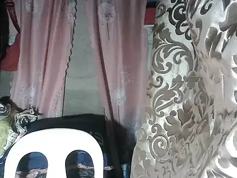 Snapshot of lady_helen00 chatting on December 2, 2025, 11:23 am lady helen00 online show from December 2, 2025, 11:23 am