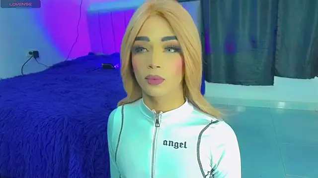 Snapshot of HANNAH_BACKERS chatting on October 31, 2025, 3:47 am HANNAH BACKERS online show from October 31, 2025, 3:47 am