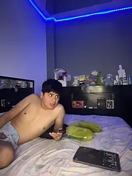 Kailertwink online show from June 4, 2026, 4:11 pm