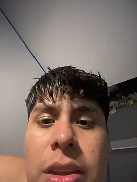Kailertwink online show from May 6, 2026, 2:48 am