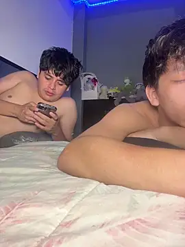 Kailertwink online show from July 28, 2026, 3:21 pm