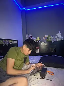 Kailertwink online show from June 19, 2026, 6:47 pm