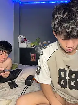 Kailertwink online show from July 1, 2026, 8:42 pm