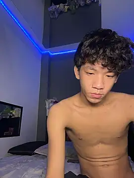 Kailertwink online show from July 15, 2026, 9:55 pm