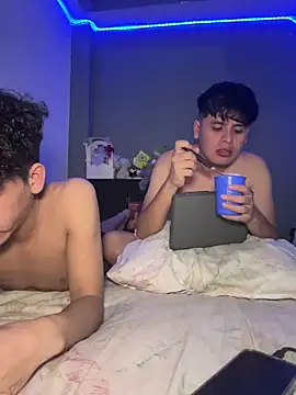 Kailertwink online show from August 4, 2026, 2:05 am