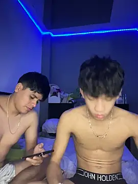 Kailertwink online show from June 27, 2026, 1:11 am