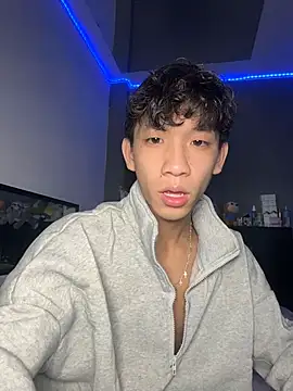 Kailertwink online show from July 5, 2026, 4:41 am