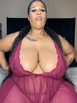 Snapshot of THICKBUNNYCHICKxxx chatting on May 16, 2026, 7:24 pm THICKBUNNYCHICKxxx online show from May 16, 2026, 7:24 pm