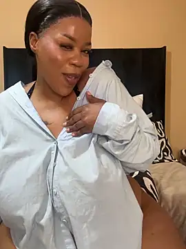 Snapshot of THICKBUNNYCHICKxxx chatting on April 26, 2026, 12:02 pm THICKBUNNYCHICKxxx online show from April 26, 2026, 12:02 pm
