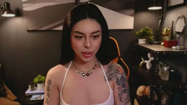 Snapshot of LUNACOCKSLAYER chatting on October 14, 2025, 2:34 am LUNACOCKSLAYER online show from October 14, 2025, 2:34 am