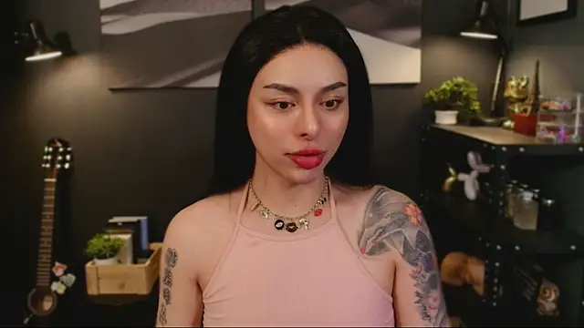 Snapshot of LUNACOCKSLAYER chatting on October 21, 2025, 1:10 pm LUNACOCKSLAYER online show from October 21, 2025, 1:10 pm