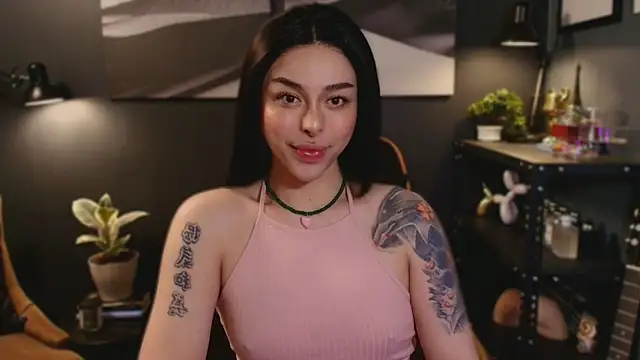 Snapshot of LUNACOCKSLAYER chatting on October 19, 2025, 12:46 am LUNACOCKSLAYER online show from October 19, 2025, 12:46 am