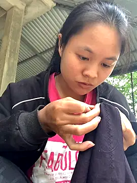 NhuFox online show from November 6, 2025, 7:56 am