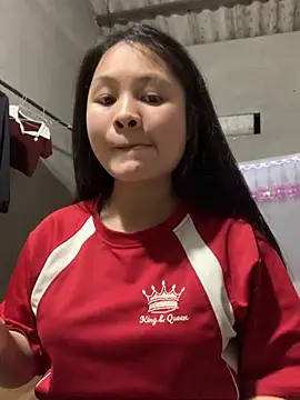 NhuFox online show from November 10, 2025, 1:16 pm