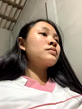 NhuFox online show from October 19, 2025, 1:03 pm