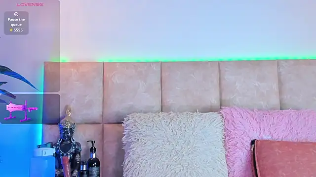 Snapshot of KarolBlanco chatting on November 16, 2025, 7:18 pm KarolBlanco online show from November 16, 2025, 7:18 pm