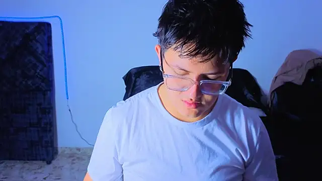 Snapshot of Ryan_Doretti chatting on December 2, 2025, 7:04 pm Ryan Doretti online show from December 2, 2025, 7:04 pm