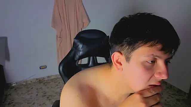 Snapshot of Ryan_Doretti chatting on October 11, 2025, 2:56 am Ryan Doretti online show from October 11, 2025, 2:56 am