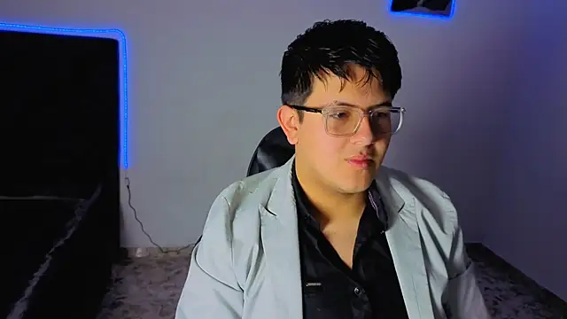 Snapshot of Ryan_Doretti chatting on November 9, 2025, 12:31 pm Ryan Doretti online show from November 9, 2025, 12:31 pm