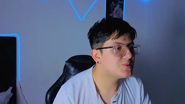 Snapshot of Ryan_Doretti chatting on December 4, 2025, 8:19 pm Ryan Doretti online show from December 4, 2025, 8:19 pm