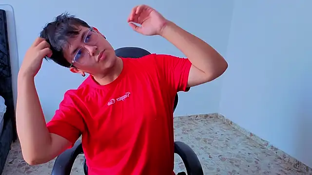 Snapshot of Ryan_Doretti chatting on December 15, 2025, 3:18 pm Ryan Doretti online show from December 15, 2025, 3:18 pm