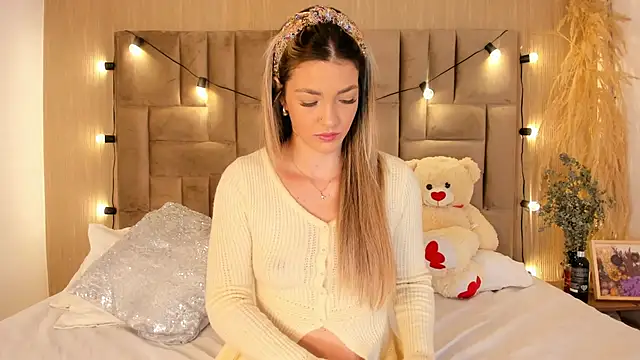 ClaradelMar online show from January 13, 2026, 10:19 am