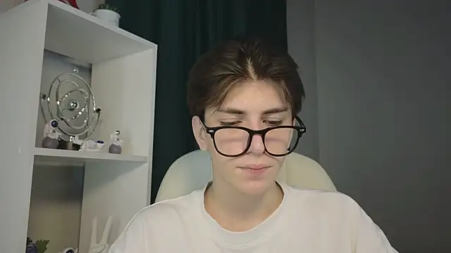Oliver Starboy online show from September 19, 2025, 5:44 am