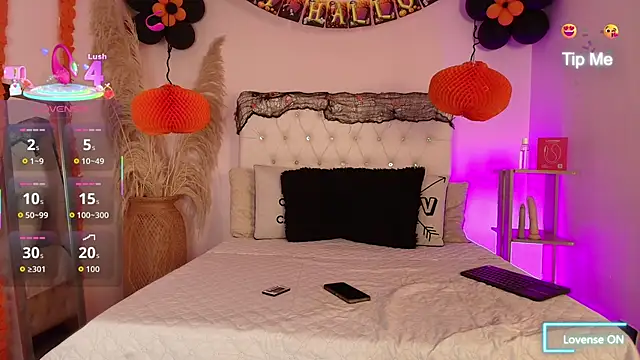 Snapshot of AmelieAndAce chatting on November 1, 2025, 12:54 pm AmelieAndAce online show from November 1, 2025, 12:54 pm