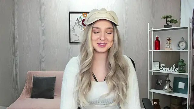 JaquelinLaurent online show from February 9, 2026, 7:01 pm