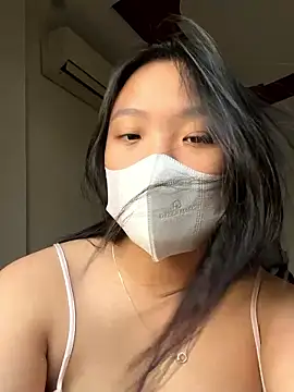 Snapshot of Thuylinh05 chatting on October 5, 2025, 10:28 am Thuylinh05 online show from October 5, 2025, 10:28 am