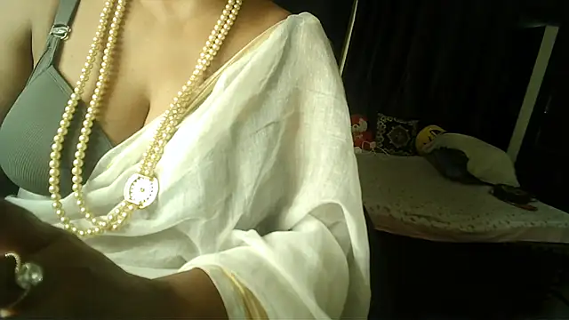 Snapshot of Anaconda-Mall chatting on May 18, 2026, 8:13 pm Anaconda-Mall online show from May 18, 2026, 8:13 pm