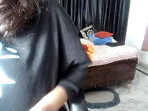 Anaconda-Mall online show from October 29, 2025, 3:11 pm