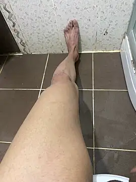 Snapshot of BatchedTracer chatting on January 16, 2026, 10:25 pm BatchedTracer online show from January 16, 2026, 10:25 pm