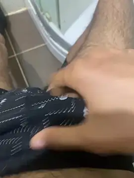 Snapshot of BatchedTracer chatting on January 5, 2026, 11:19 pm BatchedTracer online show from January 5, 2026, 11:19 pm